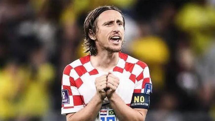 美媒预测湖人休赛期8笔引援交易：4换1引进拉文 两届盖帽王在列